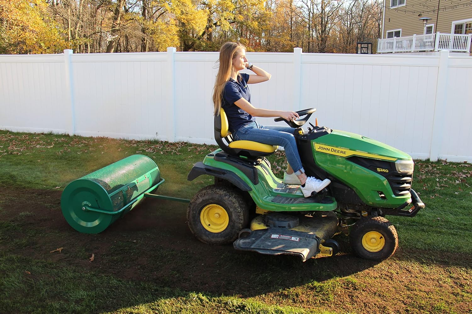 44 Inch Heavy Duty Metal Mesh Push Spreader W184