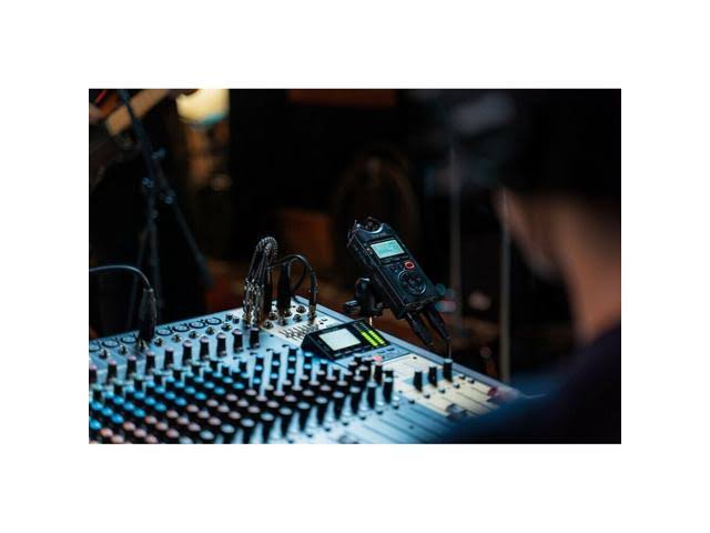 Portable Four-Track Digital Audio Recorder USB Audio Interface A3857