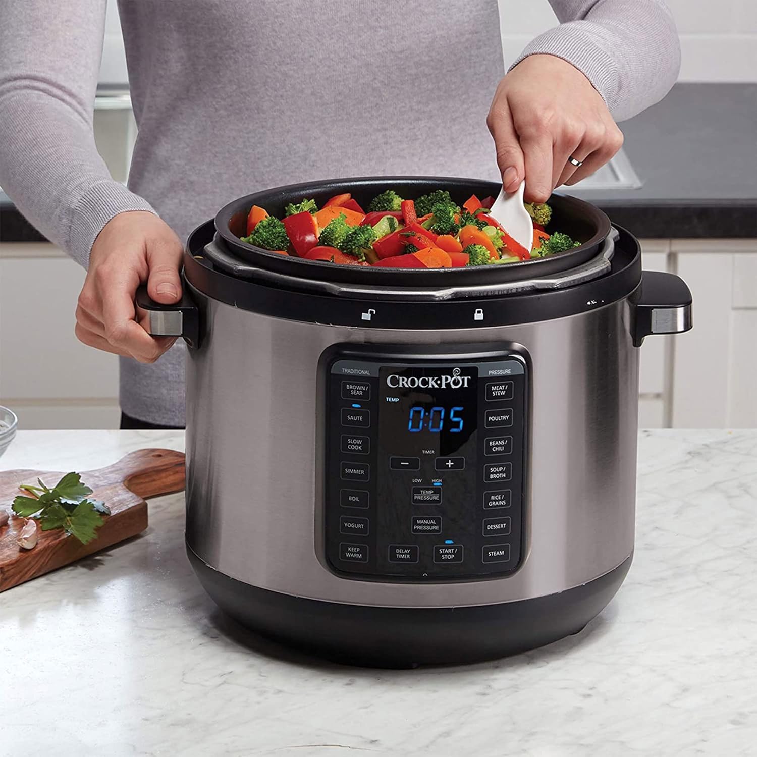 8-Quart Programmable Slow Cooker and Pressure Cooker, Black Stainless D476