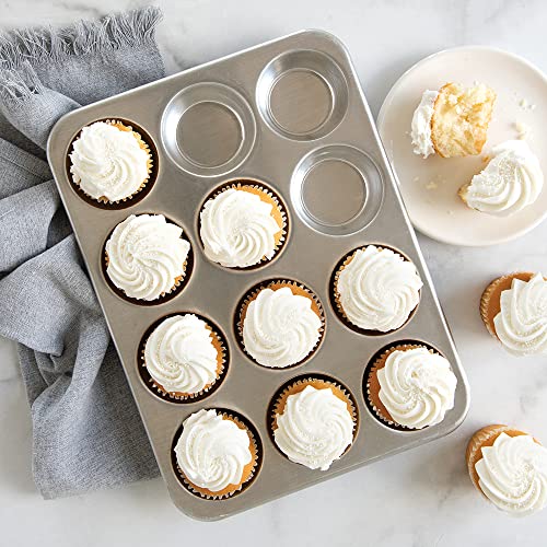 12 Cavity Muffin Pan with High-Domed Lid X619