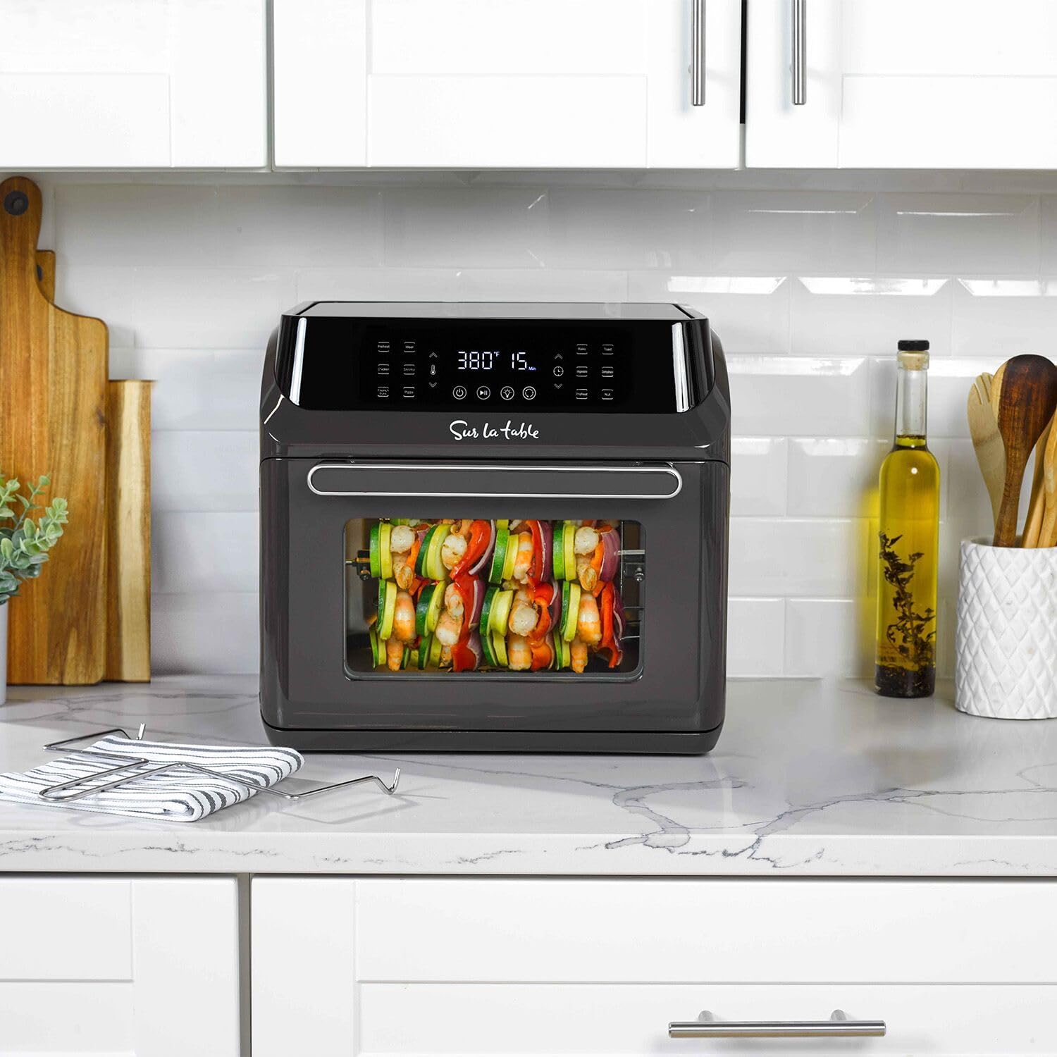 16 Qt Air Fryer Oven with 12 in 1 Functions, 7 accessories, Black E18902