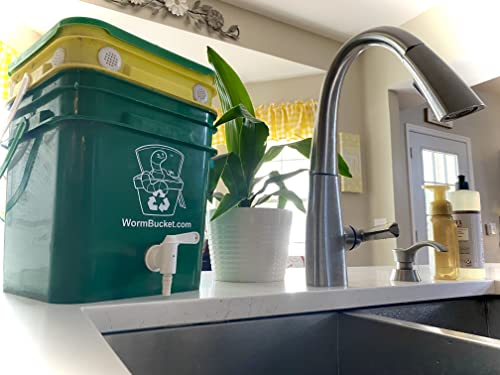 Worm Bucket Indoor Composting Kit X798176