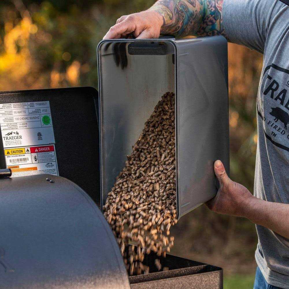 Pellet Bin & Lid R962