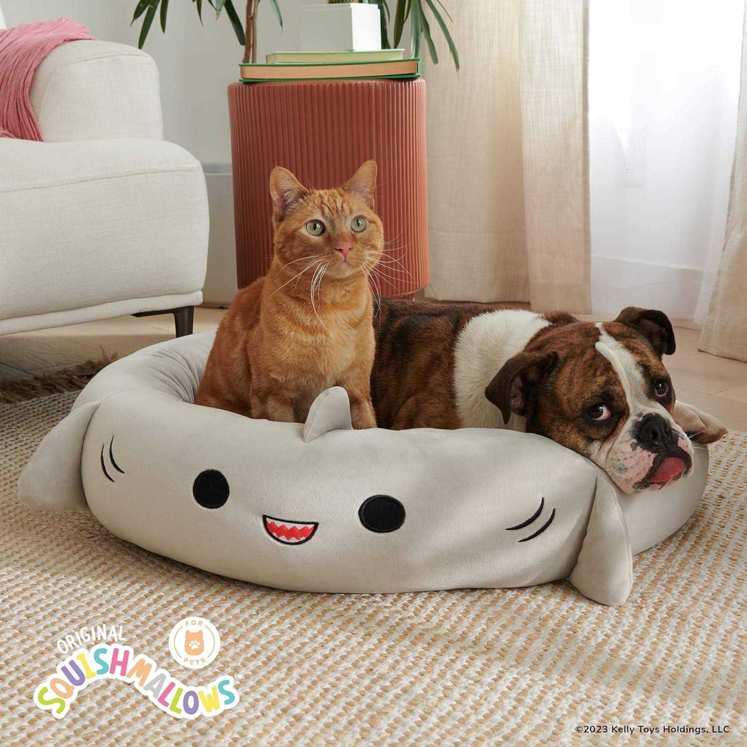 Squishmallows Gordon The Shark Pet Bed L95936
