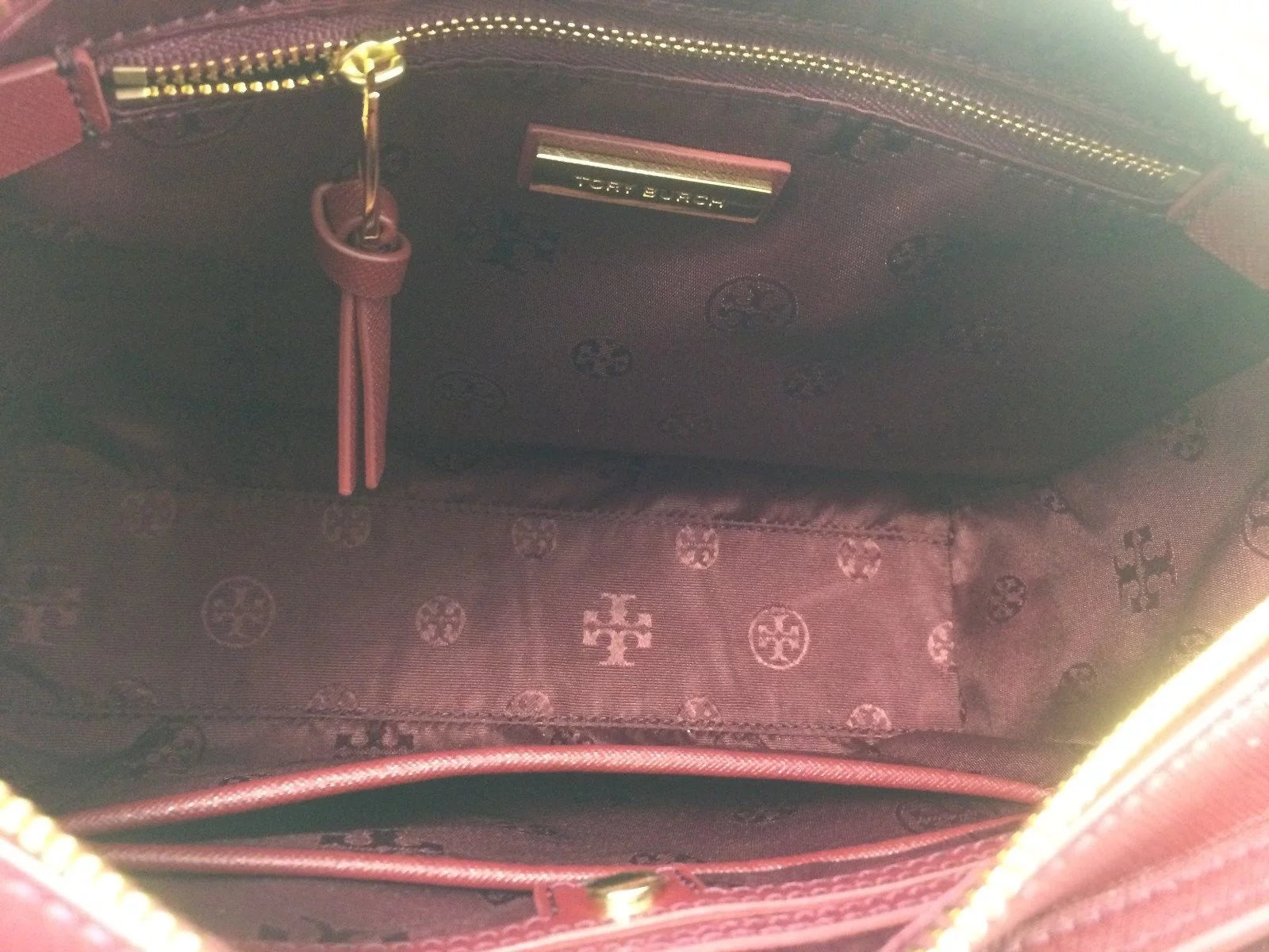 Leather Shoulder Handbag In Imperial Garnet V160107