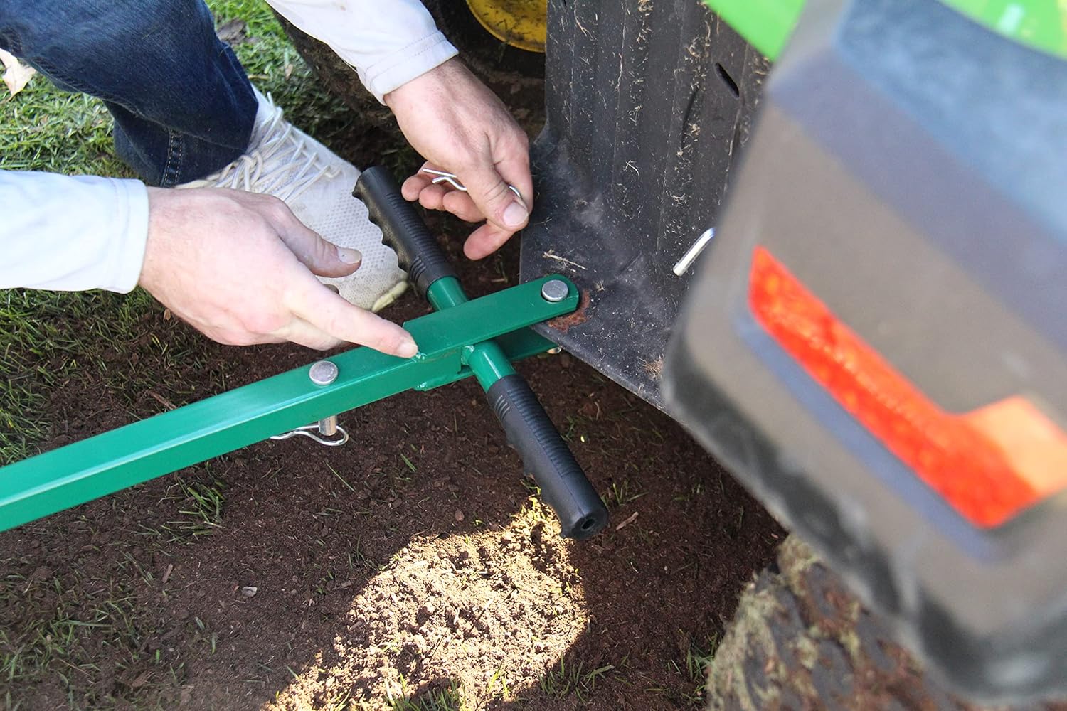 44 Inch Heavy Duty Metal Mesh Push Spreader W184