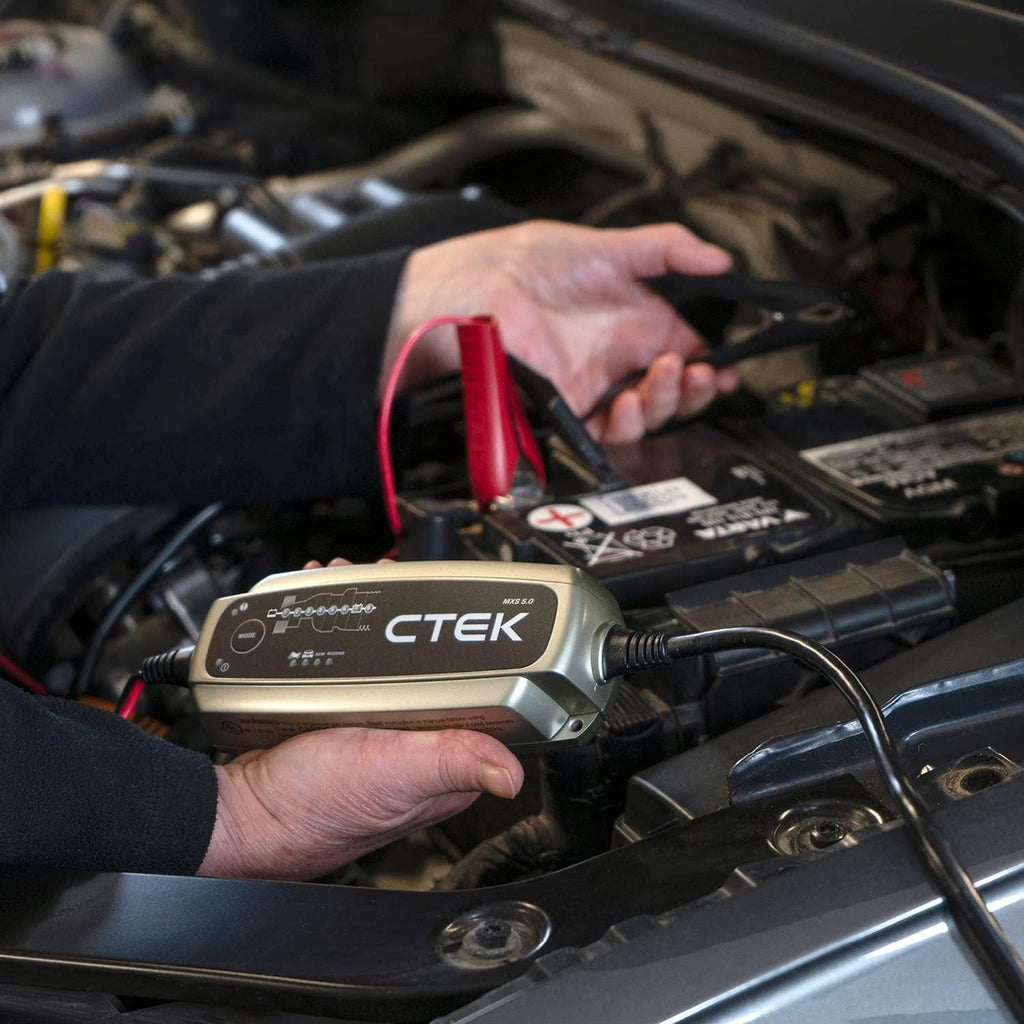 12V 4.3 amp Battery Charger and Maintainer V6655