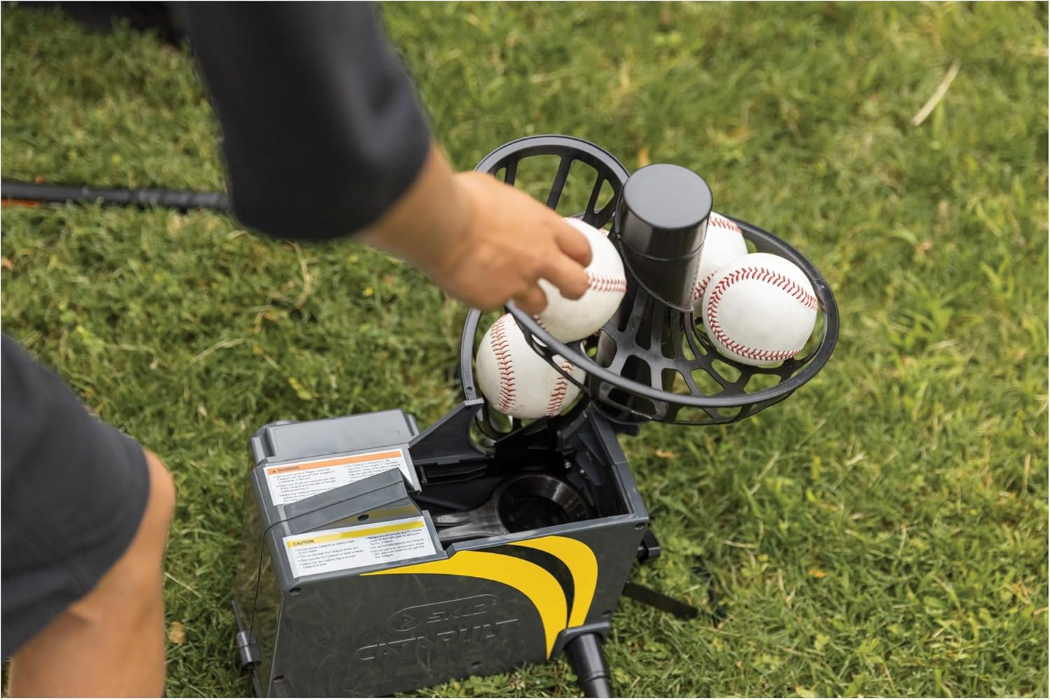 Soft Toss Pitching Machine and Vault Net Bundle H29315