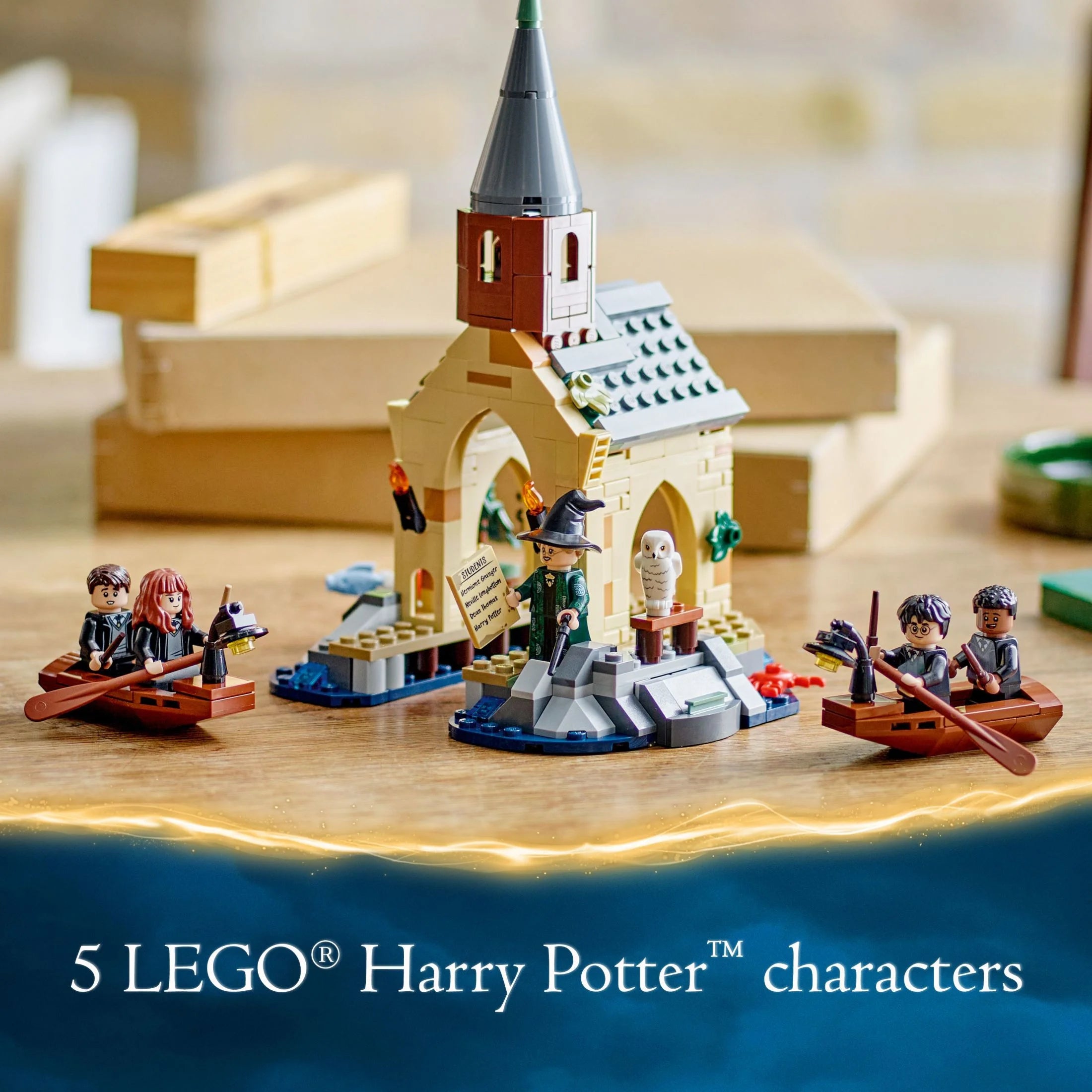 Hogwarts Castle Boathouse with 2 Buildable Boats and 5 Minifigures N6324